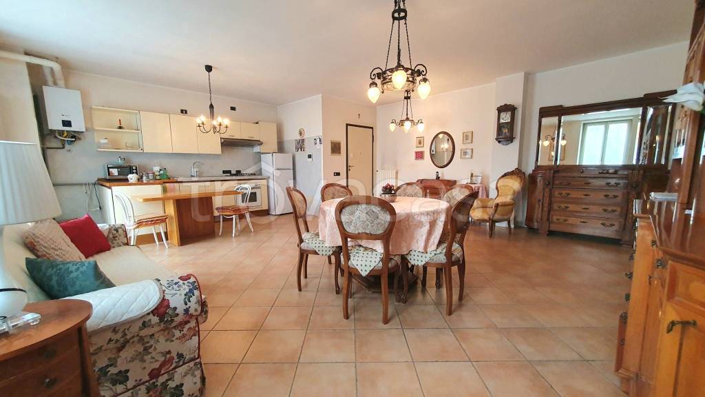 appartamento in vendita a Besana in Brianza