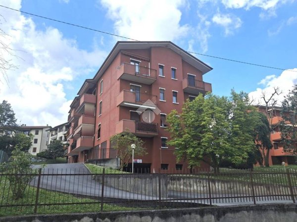 appartamento in vendita a Besana in Brianza in zona Montesiro