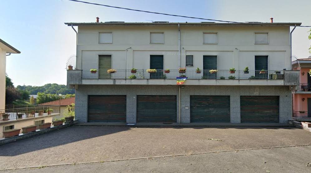 intera palazzina in vendita a Besana in Brianza in zona Villa Raverio