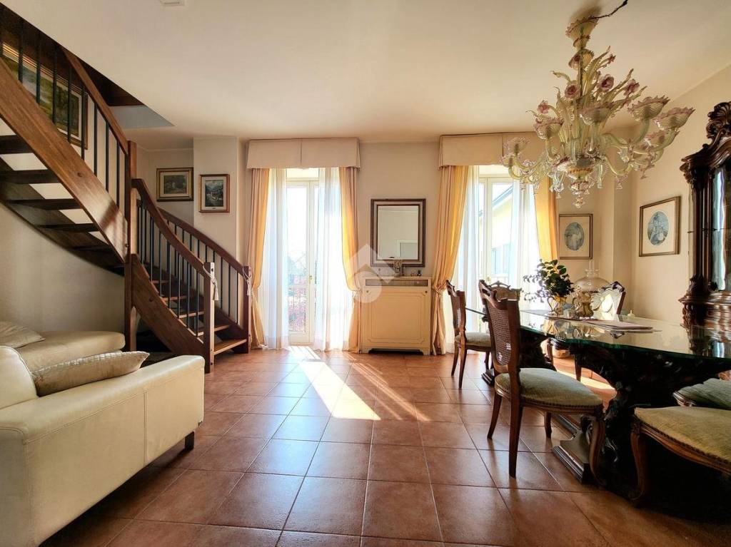 appartamento in vendita a Besana in Brianza