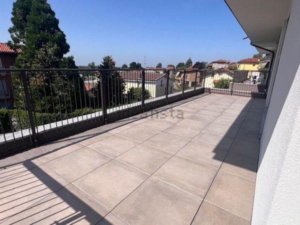 appartamento in vendita a Besana in Brianza in zona Montesiro