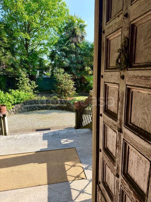 casa indipendente in vendita a Besana in Brianza