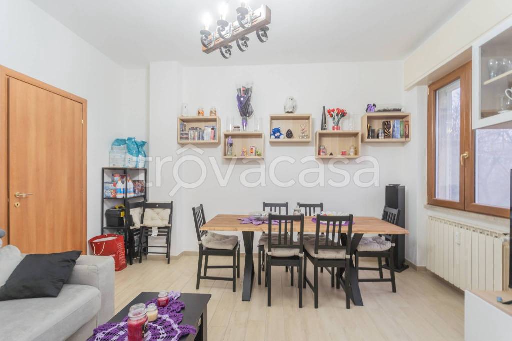 appartamento in vendita a Besana in Brianza in zona Calò
