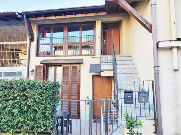 appartamento in vendita a Besana in Brianza