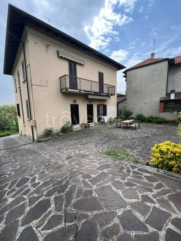 appartamento in vendita a Besana in Brianza