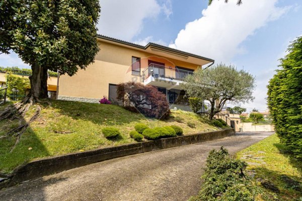 casa indipendente in vendita a Besana in Brianza