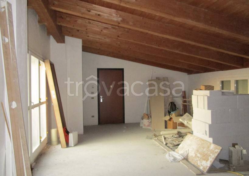 appartamento in vendita a Besana in Brianza