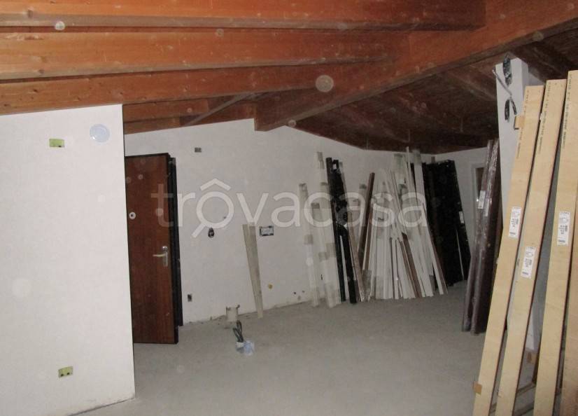 appartamento in vendita a Besana in Brianza