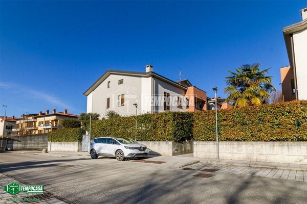 appartamento in vendita a Besana in Brianza