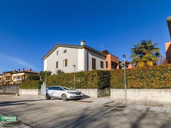 appartamento in vendita a Besana in Brianza