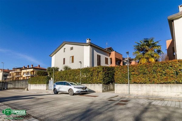 appartamento in vendita a Besana in Brianza