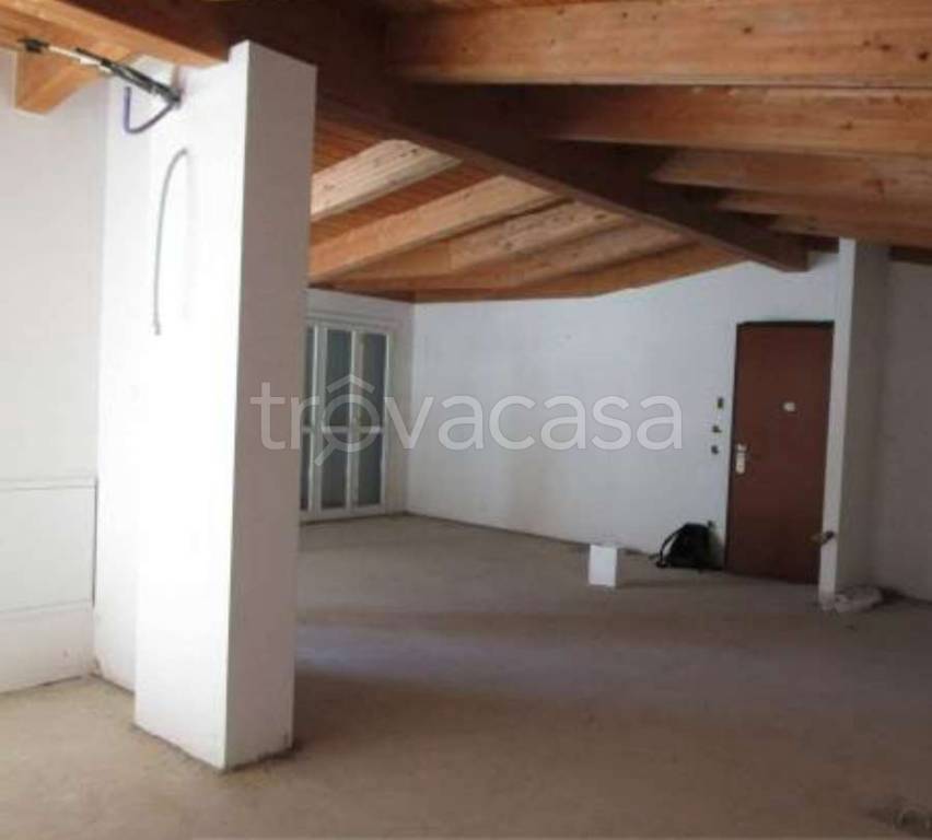 appartamento in vendita a Besana in Brianza