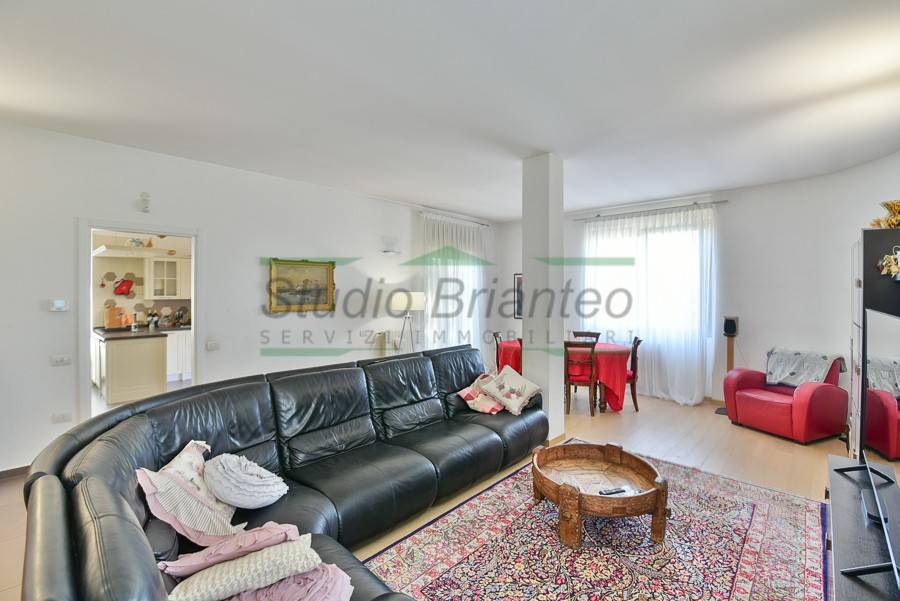 casa indipendente in vendita a Besana in Brianza