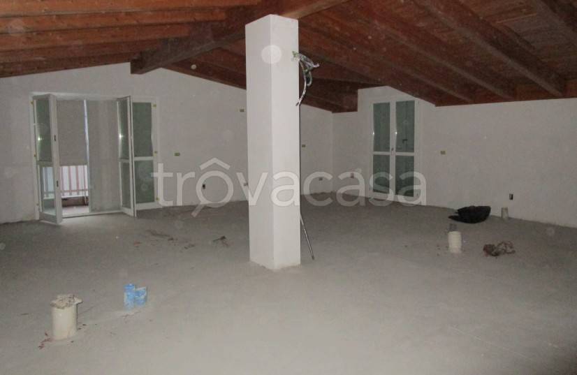 appartamento in vendita a Besana in Brianza