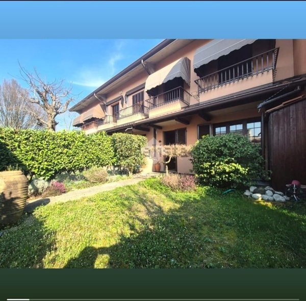 casa indipendente in vendita a Besana in Brianza