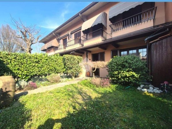 casa indipendente in vendita a Besana in Brianza