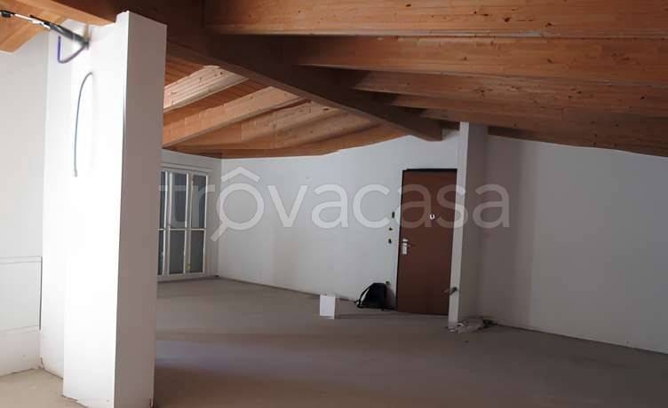 appartamento in vendita a Besana in Brianza