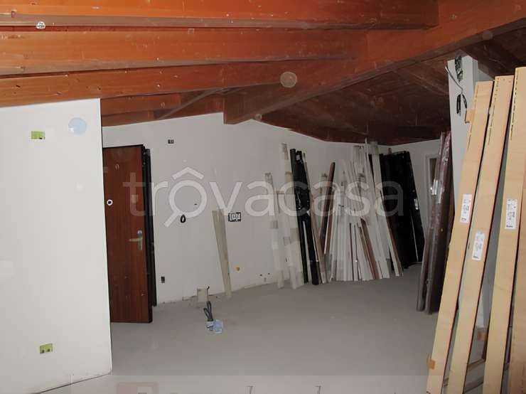 appartamento in vendita a Besana in Brianza