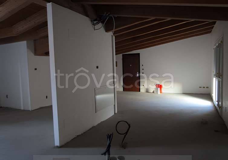 appartamento in vendita a Besana in Brianza
