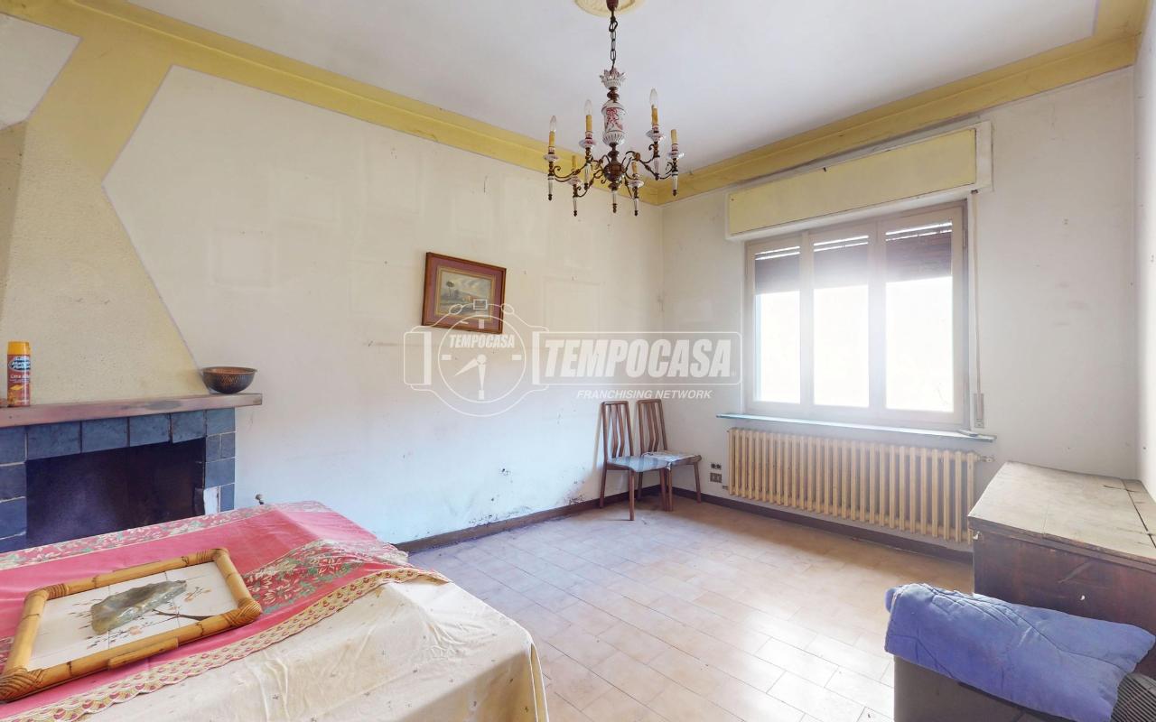 appartamento in vendita a Besana in Brianza in zona Montesiro