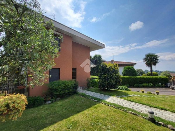 appartamento in vendita a Besana in Brianza