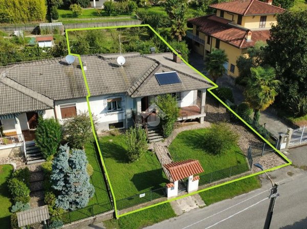 appartamento in vendita a Besana in Brianza in zona Montesiro