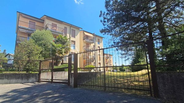 appartamento in vendita a Besana in Brianza in zona Montesiro