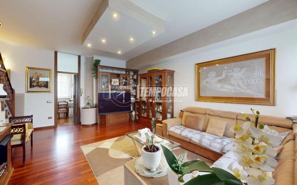 casa indipendente in vendita a Besana in Brianza