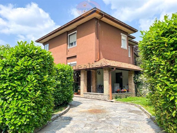 casa indipendente in vendita a Besana in Brianza