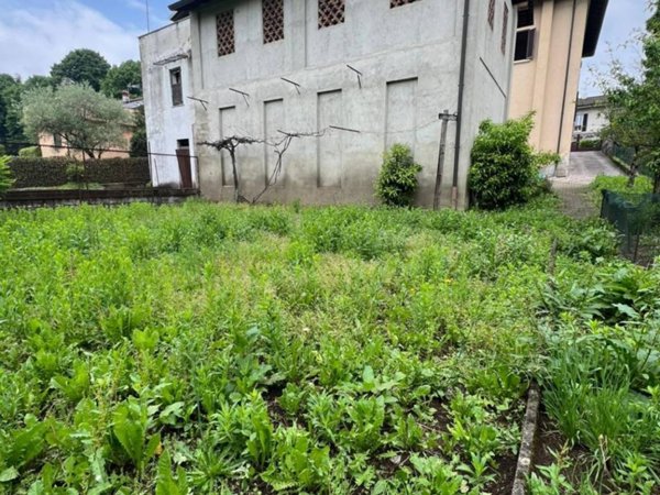 appartamento in vendita a Besana in Brianza in zona Villa Raverio