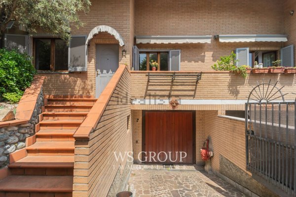 casa indipendente in vendita a Besana in Brianza in zona Calò