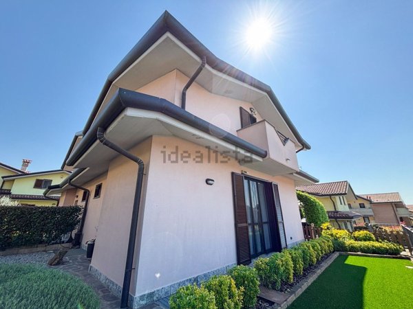 casa indipendente in vendita a Besana in Brianza