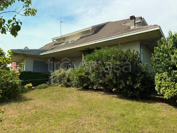 casa indipendente in vendita a Besana in Brianza