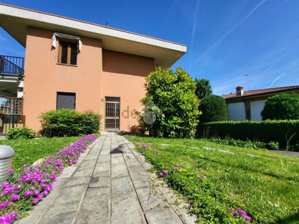 appartamento in vendita a Besana in Brianza