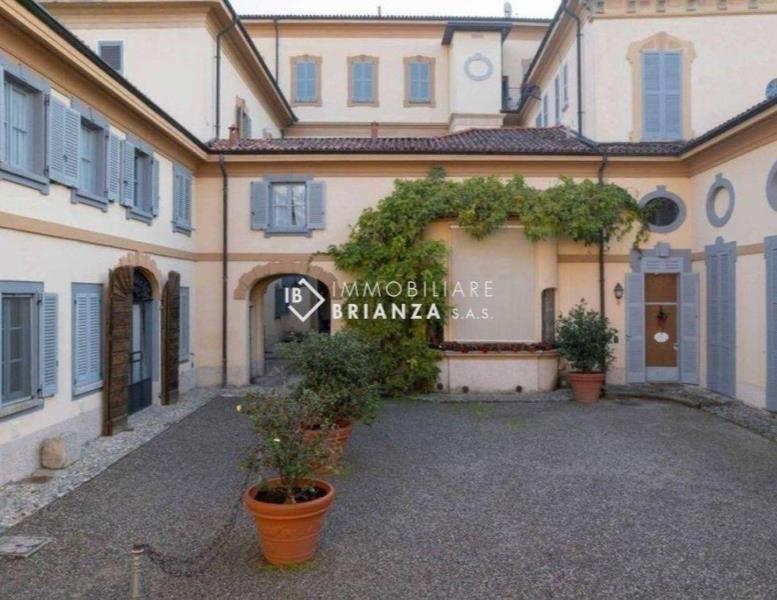 appartamento in vendita a Besana in Brianza