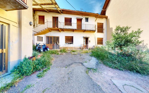 appartamento in vendita a Besana in Brianza in zona Montesiro