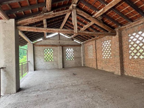 appartamento in vendita a Besana in Brianza in zona Villa Raverio