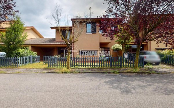 casa indipendente in vendita a Besana in Brianza