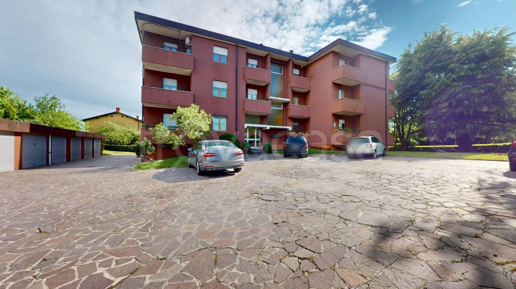 appartamento in vendita a Besana in Brianza in zona Montesiro