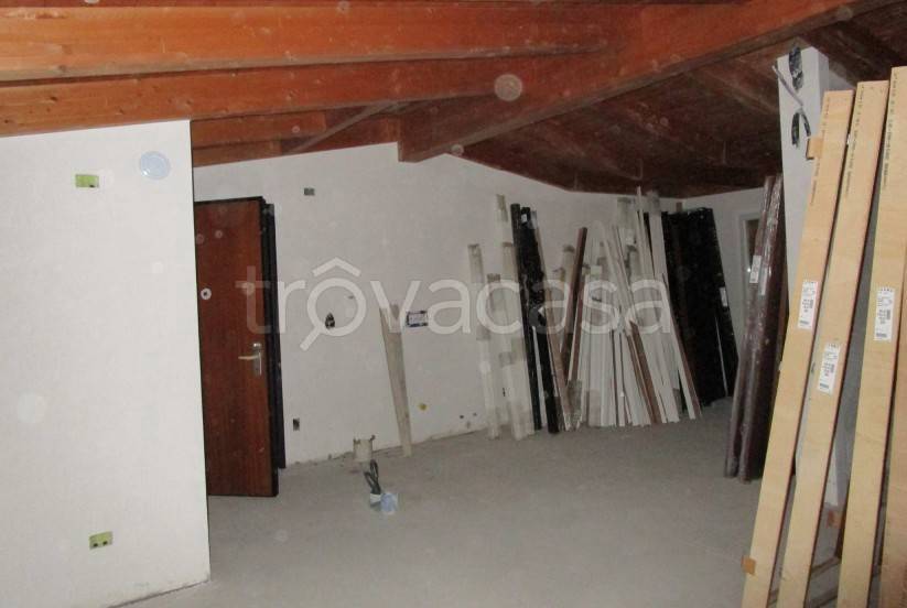 appartamento in vendita a Besana in Brianza
