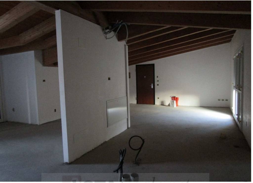 appartamento in vendita a Besana in Brianza