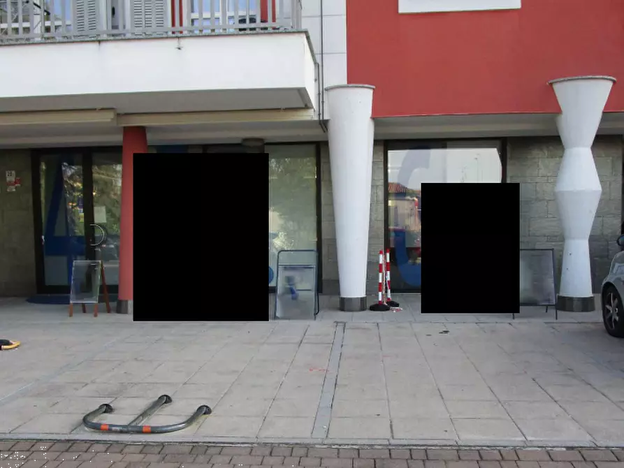 negozio in vendita a Besana in Brianza