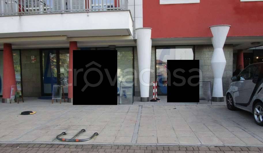 negozio in vendita a Besana in Brianza