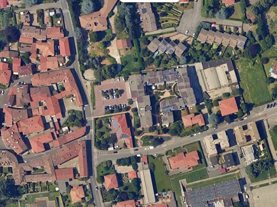 locale di sgombero in vendita a Besana in Brianza
