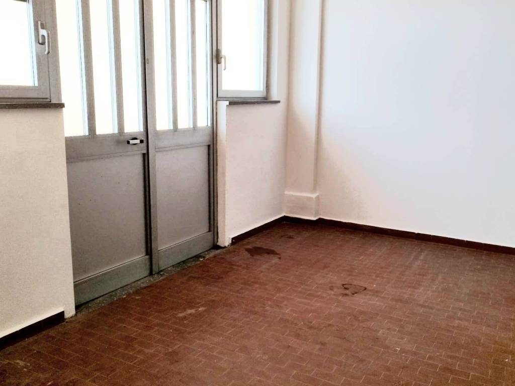 locale commerciale in vendita a Besana in Brianza