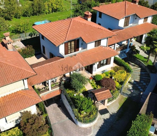 casa indipendente in vendita a Besana in Brianza