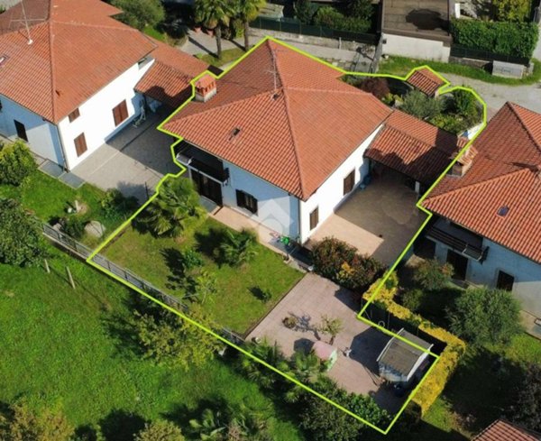 casa indipendente in vendita a Besana in Brianza