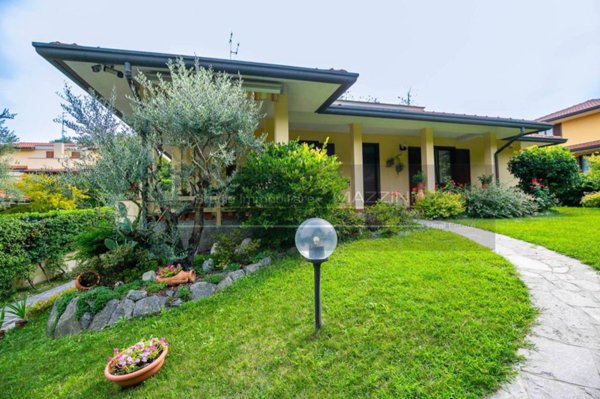 casa indipendente in vendita a Besana in Brianza