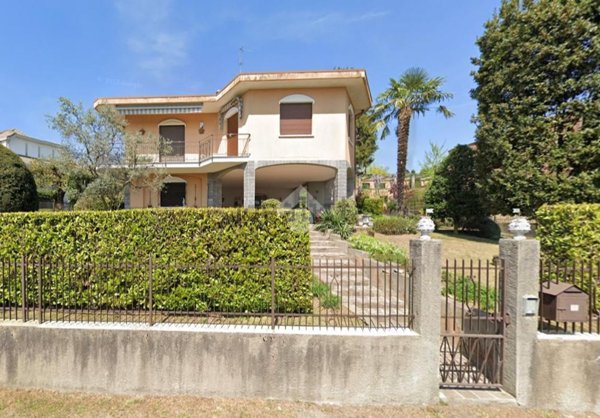 casa indipendente in vendita a Besana in Brianza