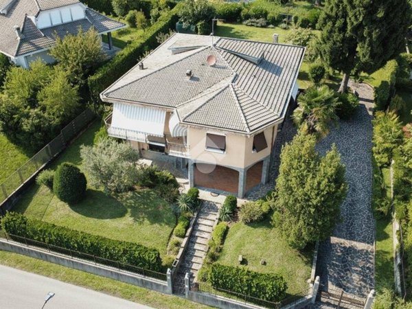 casa indipendente in vendita a Besana in Brianza